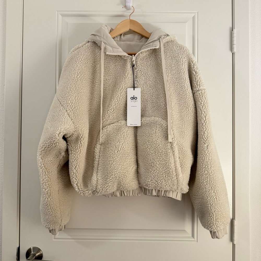 Alo Yoga Duality Sherpa Jacket XS Reversible Iconic Alo Jacket White/Bone - Picture 7 of 12